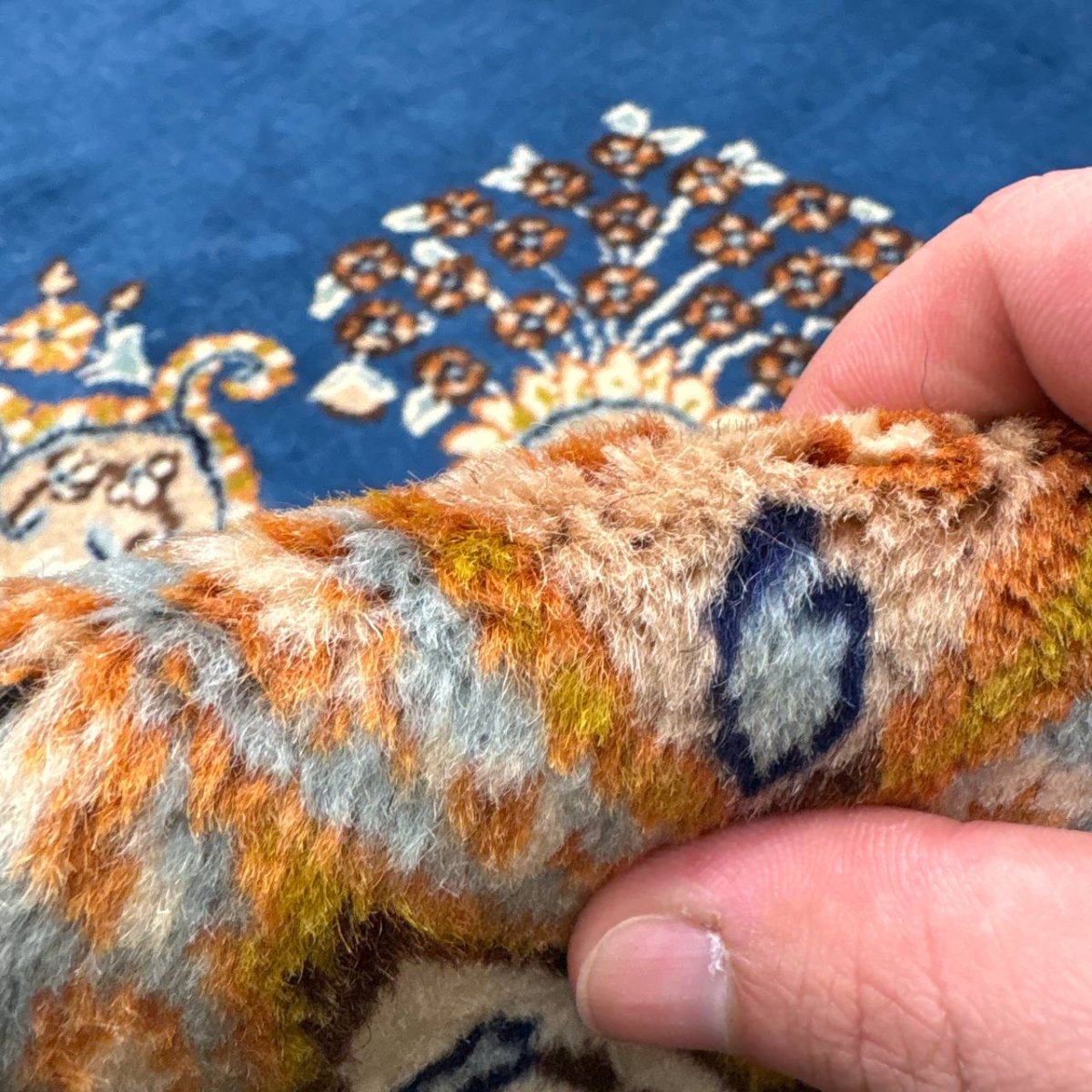 画像13: 美品 ペルシャ 絨毯 ケルマン 産 縦3.5m 横2.7m 9.4㎡ 10帖 リビング ダイニング 客室 3人掛けソファ コーナーソファ 大判 サイズ 348 x 268 cm 天然 ウール 手織り ハンドメイド ラグ マット カーペット 生成り色 ブルー 青 黄色 大きなお部屋に 中古品に抵抗のある方にもお勧めです。 MA458- R339-348268Z060 (13)