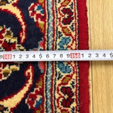 画像13: 良品 ペルシャ 絨毯 カシャーン 産  縦2.8m 横1.5m 4.2㎡ 〜5帖程度 リビング ダイニング 3人掛けソファ コーナーソファ サイズ 280 x 150 cm 天然 手織り ラグ 敷物 カーペット メダリオン 赤 濃紺 ヴィンテージ ビンテージ MA460-A671-280152Z030 (13)