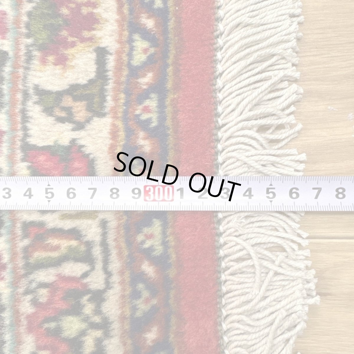 画像11: 良品 ペルシャ 絨毯 タブリーズ 縦3.3m 横2.0m 6.6㎡ 〜7帖 リビング ダイニング 3人掛けソファ コーナーソファ 大判 サイズ 303 x 199 cm 天然 ウール 手織り トライバル ラグ 敷物 マット カーペット メダリオン 中古品に抵抗のある方にもお勧めです 赤 ピンク 茜色 MA462-AD642-303199Z058 (11)