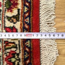 画像11: 良品 ペルシャ 絨毯 タブリーズ 縦3.3m 横2.0m 6.6㎡ 〜7帖 リビング ダイニング 3人掛けソファ コーナーソファ 大判 サイズ 303 x 199 cm 天然 ウール 手織り トライバル ラグ 敷物 マット カーペット メダリオン 中古品に抵抗のある方にもお勧めです 赤 ピンク 茜色 MA462-AD642-303199Z058 (11)