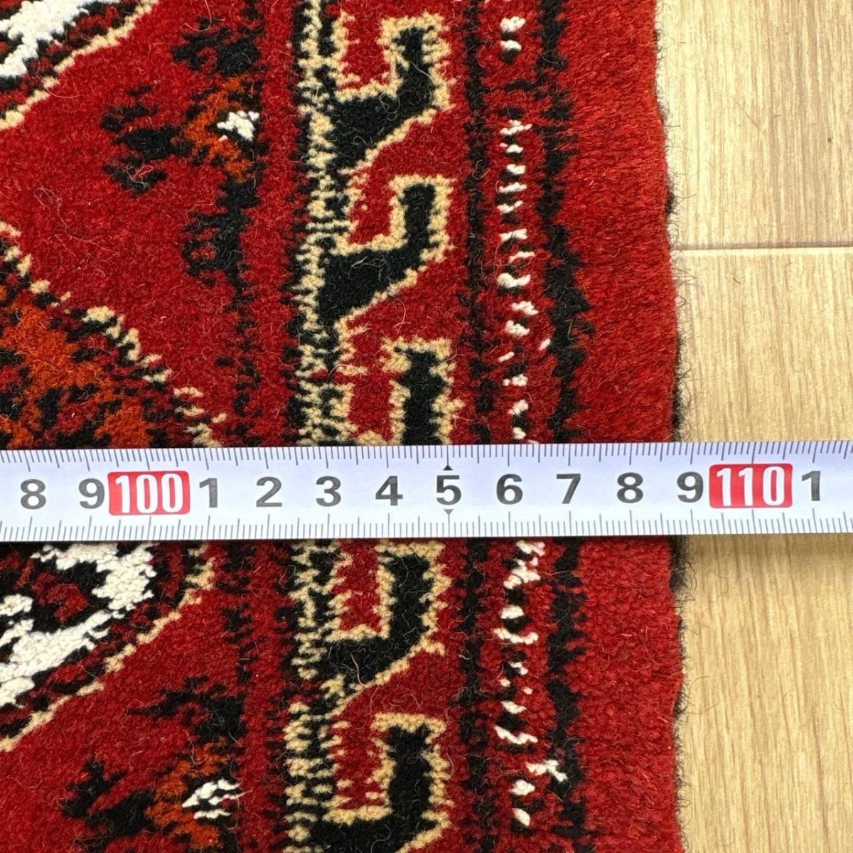 画像11: 新品 ペルシャ 部族絨毯 トルクメン 160 x 109 cm 縦1.6m 横1.1m 1.76㎡ ~1帖 2-3人掛けソファ センターテーブル サイズ ウール 手織り ハンドメイド トライバル ラグ カーペット 幾何学模様 民族柄 赤 緑 生成り色 MA461Z205-160109Z020 (11)