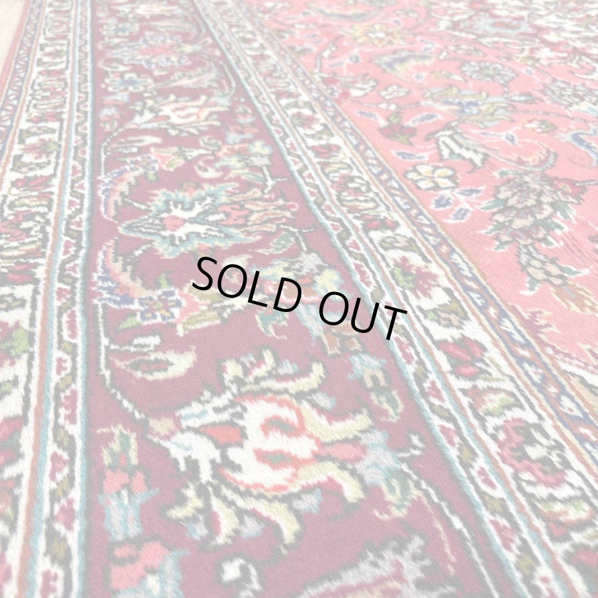 画像10: 良品 ペルシャ 絨毯 タブリーズ 縦3.3m 横2.0m 6.6㎡ 〜7帖 リビング ダイニング 3人掛けソファ コーナーソファ 大判 サイズ 303 x 199 cm 天然 ウール 手織り トライバル ラグ 敷物 マット カーペット メダリオン 中古品に抵抗のある方にもお勧めです 赤 ピンク 茜色 MA462-AD642-303199Z058 (10)