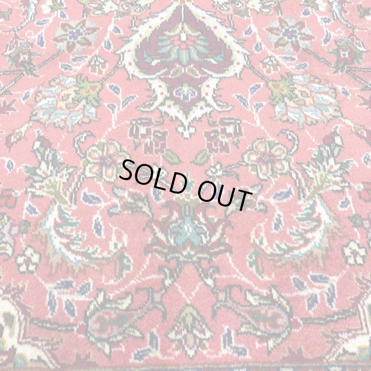 画像9: 良品 ペルシャ 絨毯 タブリーズ 縦3.3m 横2.0m 6.6㎡ 〜7帖 リビング ダイニング 3人掛けソファ コーナーソファ 大判 サイズ 303 x 199 cm 天然 ウール 手織り トライバル ラグ 敷物 マット カーペット メダリオン 中古品に抵抗のある方にもお勧めです 赤 ピンク 茜色 MA462-AD642-303199Z058 (9)