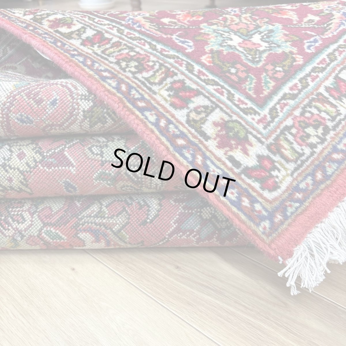 画像16: 良品 ペルシャ 絨毯 タブリーズ 縦3.3m 横2.0m 6.6㎡ 〜7帖 リビング ダイニング 3人掛けソファ コーナーソファ 大判 サイズ 303 x 199 cm 天然 ウール 手織り トライバル ラグ 敷物 マット カーペット メダリオン 中古品に抵抗のある方にもお勧めです 赤 ピンク 茜色 MA462-AD642-303199Z058 (16)