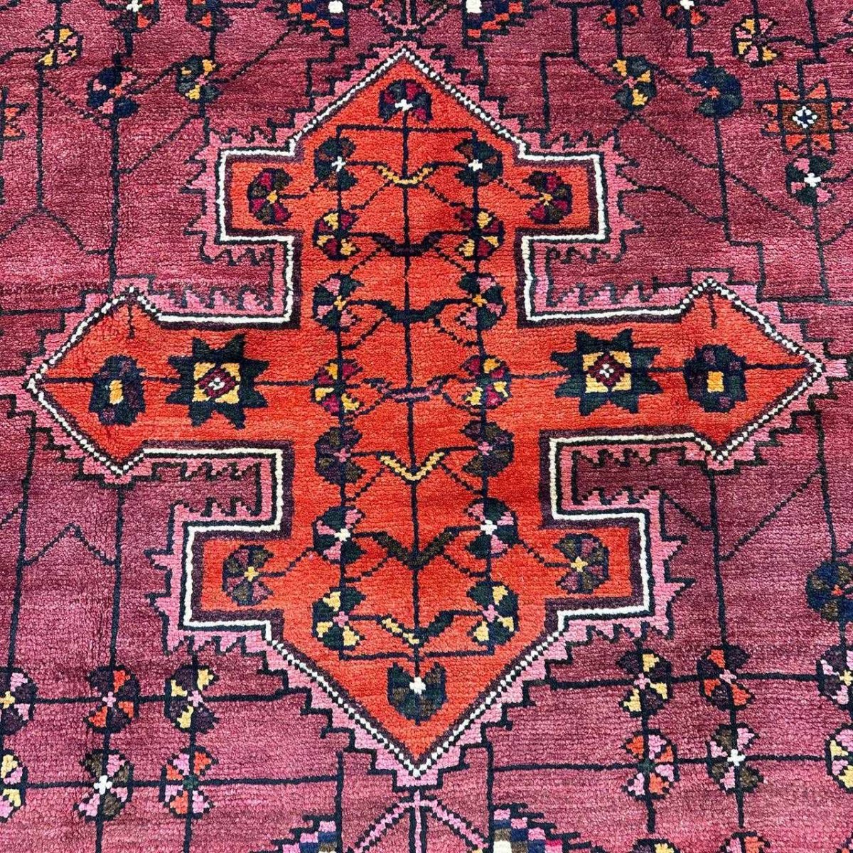 画像4: 良品 ペルシャ 部族絨毯 ヤラメ 縦2.1m 横1.6m 3.7㎡ ~3.5帖 2-3人掛けソファ サイズ 217 x 165 cm No.A798 ウール 手織り ハンドメイド トライバル ラグ カーペット 民族柄 MAAD465-A798-217165Z035 (4)