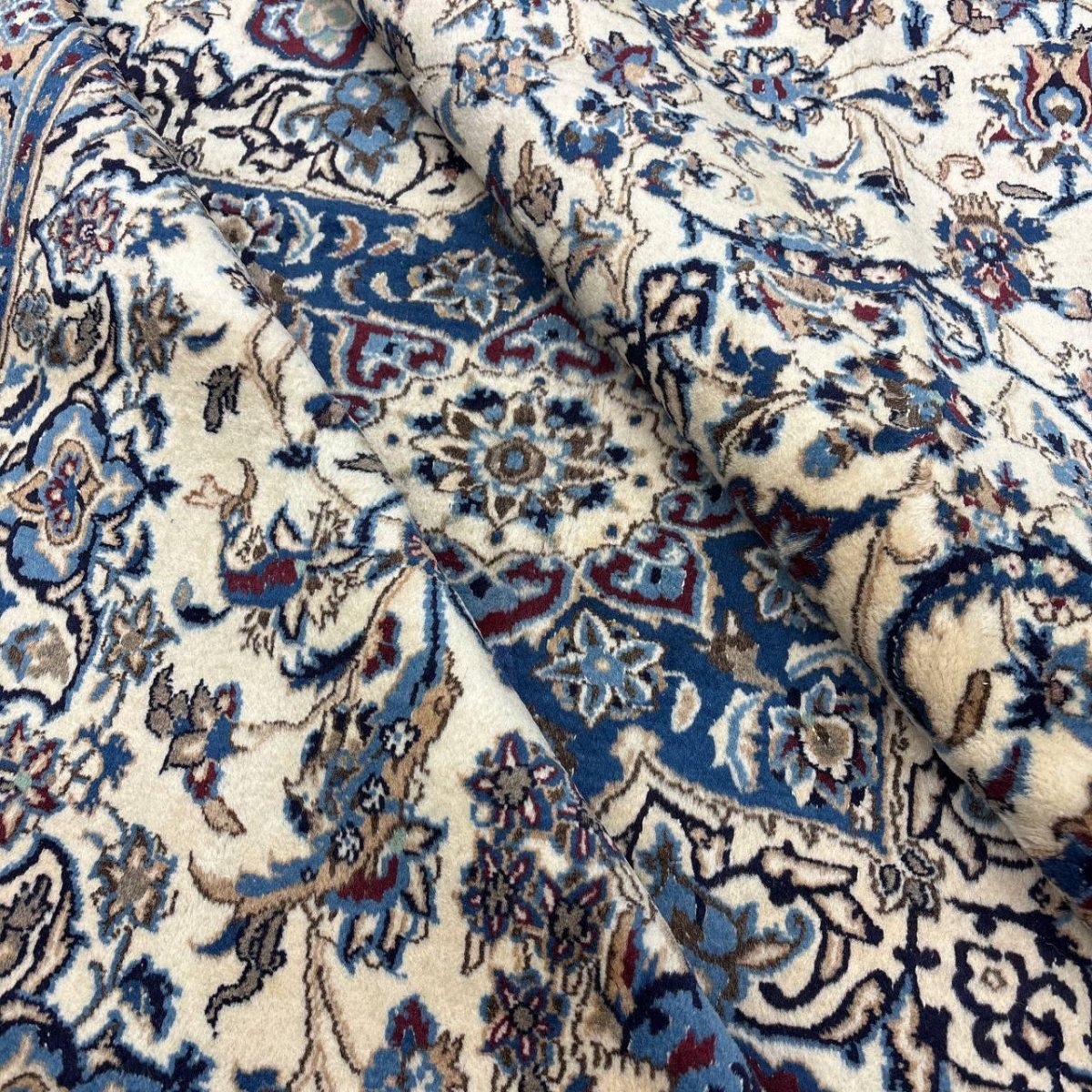 画像20: 良品 ペルシャ 絨毯 ナイン 9la ノーラー 縦3.8m 横2.8m センター リビング ダイニング 3人掛けソファ コーナーソファ 大判 サイズ 388 x 285 cm ウール 手織り ラグ ハンドメイド カーペット 敷物 クラシック スタイル クリーム 生成り 白 アイボリー クリーム ヴィンテージ ビンテージ MA476-168-388285Z070 (20)