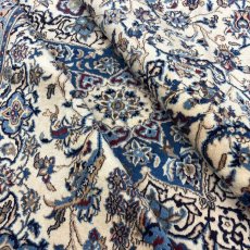 画像20: 良品 ペルシャ 絨毯 ナイン 9la ノーラー 縦3.8m 横2.8m センター リビング ダイニング 3人掛けソファ コーナーソファ 大判 サイズ 388 x 285 cm ウール 手織り ラグ ハンドメイド カーペット 敷物 クラシック スタイル クリーム 生成り 白 アイボリー クリーム ヴィンテージ ビンテージ MA476-168-388285Z070 (20)