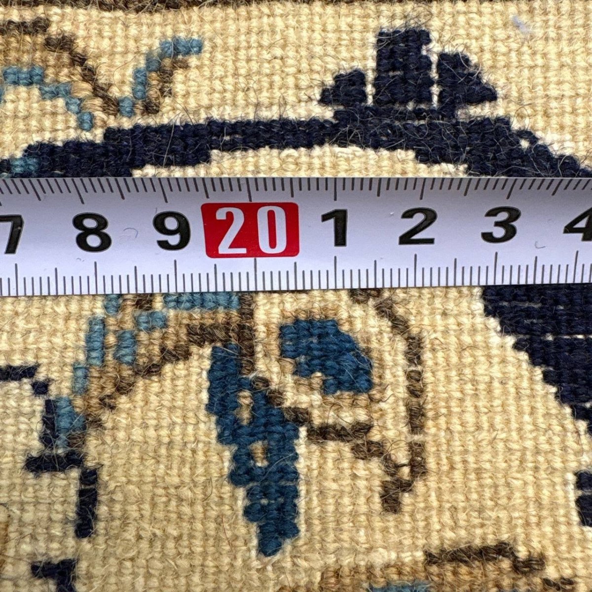 画像22: 良品 ペルシャ 絨毯 ナイン 9la ノーラー 縦3.8m 横2.8m センター リビング ダイニング 3人掛けソファ コーナーソファ 大判 サイズ 388 x 285 cm ウール 手織り ラグ ハンドメイド カーペット 敷物 クラシック スタイル クリーム 生成り 白 アイボリー クリーム ヴィンテージ ビンテージ MA476-168-388285Z070 (22)