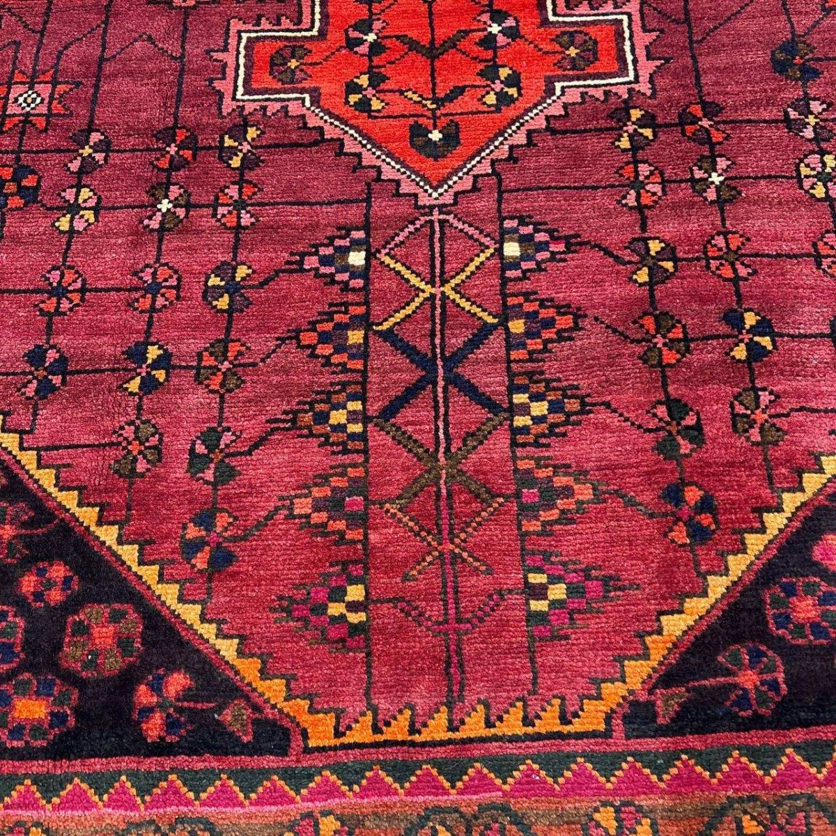 画像9: 良品 ペルシャ 部族絨毯 ヤラメ 縦2.1m 横1.6m 3.7㎡ ~3.5帖 2-3人掛けソファ サイズ 217 x 165 cm No.A798 ウール 手織り ハンドメイド トライバル ラグ カーペット 民族柄 MAAD465-A798-217165Z035 (9)