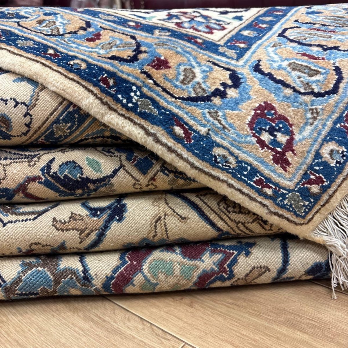 画像19: 良品 ペルシャ 絨毯 ナイン 9la ノーラー 縦3.8m 横2.8m センター リビング ダイニング 3人掛けソファ コーナーソファ 大判 サイズ 388 x 285 cm ウール 手織り ラグ ハンドメイド カーペット 敷物 クラシック スタイル クリーム 生成り 白 アイボリー クリーム ヴィンテージ ビンテージ MA476-168-388285Z070 (19)