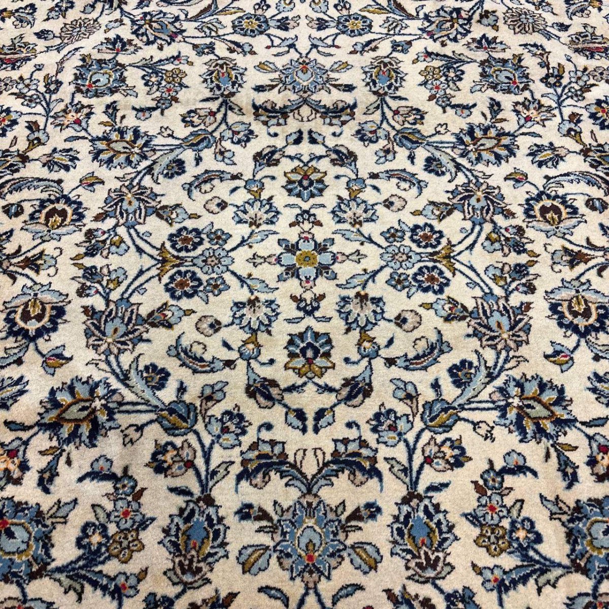 画像4: 美品 ペルシャ 絨毯 カシャーン リビング ダイニング 大判 8.3m 9畳 3人掛けソファ サイズ  343 x 242 cm 肉厚 ウール 手織り トライバル ラグ 天然 敷物 マット カーペット メダリオン ヴィンテージ ビンテージ MA479-A718-343242Z050 (4)