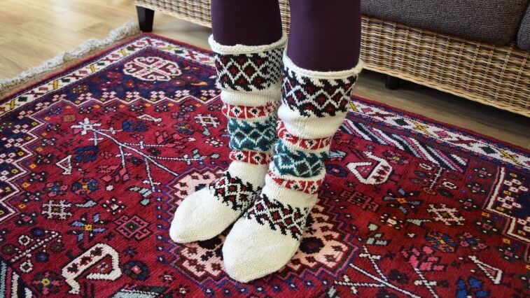 アクリル混・ロング　イラン手編み靴下・ルームソックスのカテゴリへ