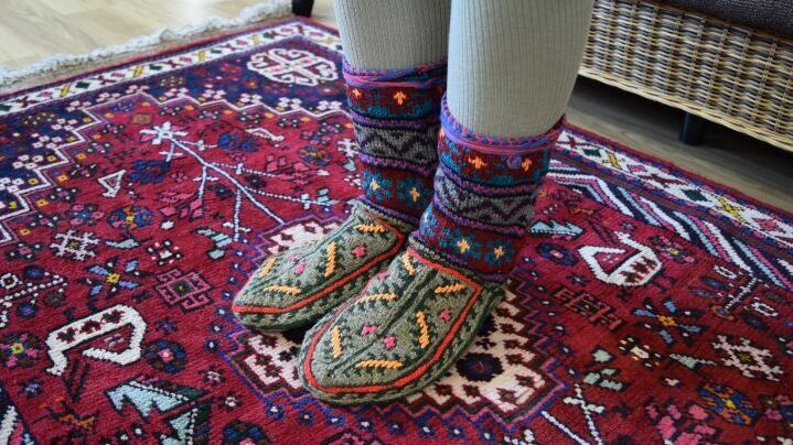 アクリル混・ミドル　イラン手編み靴下・ルームソックスのカテゴリへ