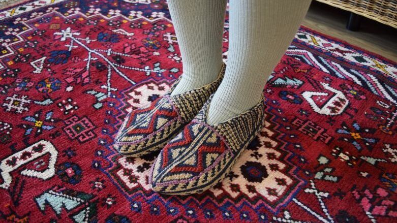 アクリル混・ショート・くるぶし丈　イラン手編み靴下・ルームソックスのカテゴリへ