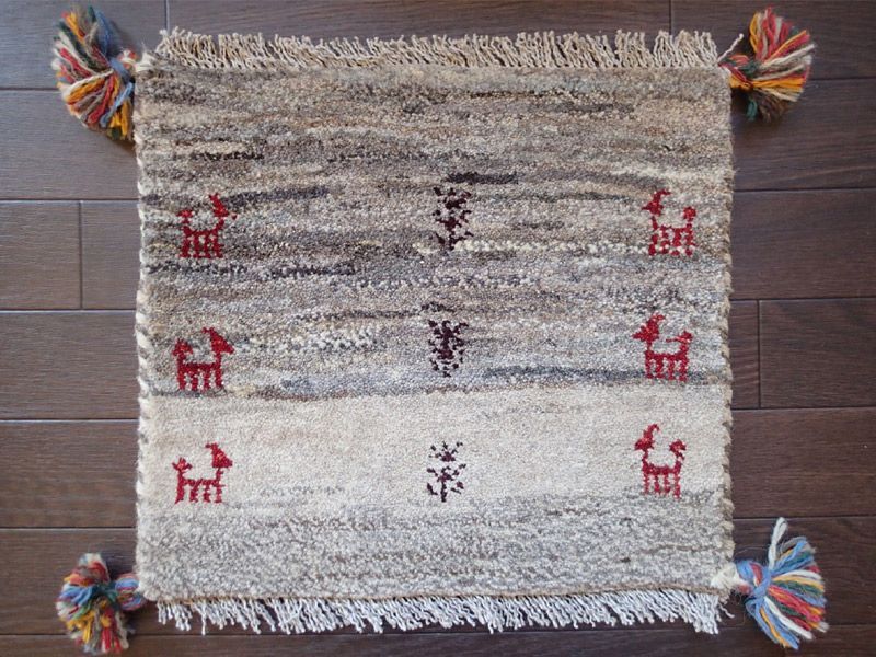 手織り ペルシャ ミニ ギャッベ 座布団 サイズ 36 × 41 E70 ハンドメイド ラグ クッション ウール 天然 ギャベ 魔法のじゅうたん