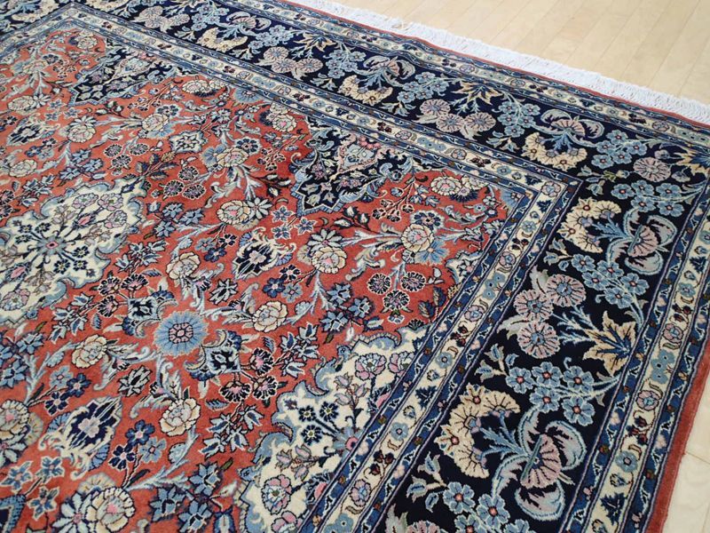 新品 ペルシャ絨毯 90×67cm 真空色ベース サーモンピンク メダリオン