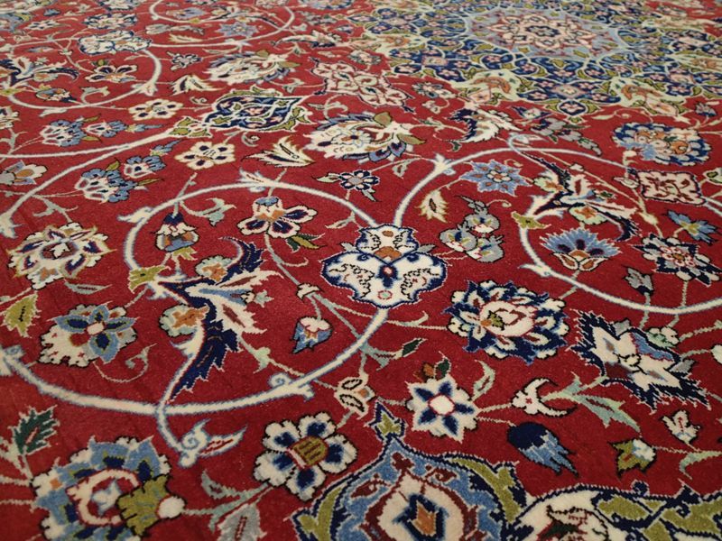 ペルシャ絨毯の本場から美しい色柄の円型シルク調絨毯 ghamz.com.sa