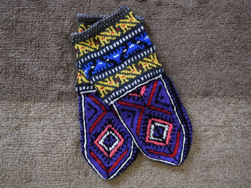 画像1: 新品 イラン製 アクリル混ウール ミドル 24-25 cm 手編み靴下 ニットルームソックス Long Knit Room Socks n-am2425-19h3a4 (1)