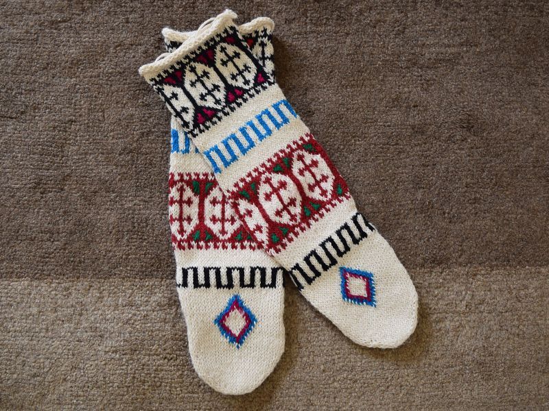画像1: 新品 イラン製 アクリル混ウール ロング 21-22 cm 手編み靴下 ニットルームソックス Long Knit Room Socks n-al2122-44h5a7 (1)