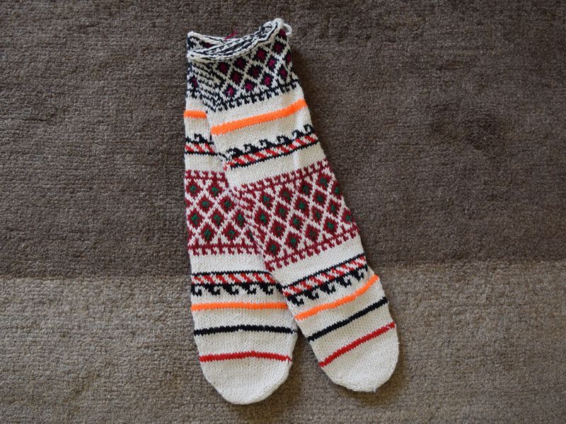 画像1: 新品 イラン製 アクリル混ウール ロング 21-22 cm 手編み靴下 ニットルームソックス Long Knit Room Socks n-al2122-46h5a7 (1)