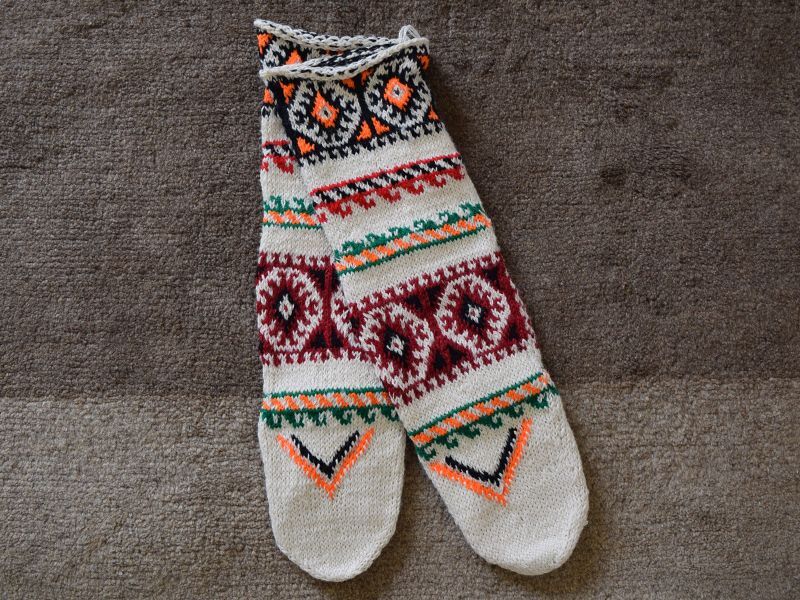 画像1: 新品 イラン製 アクリル混ウール ロング 22-23 cm 手編み靴下 ニットルームソックス Long Knit Room Socks n-al2223-39h5a7 (1)