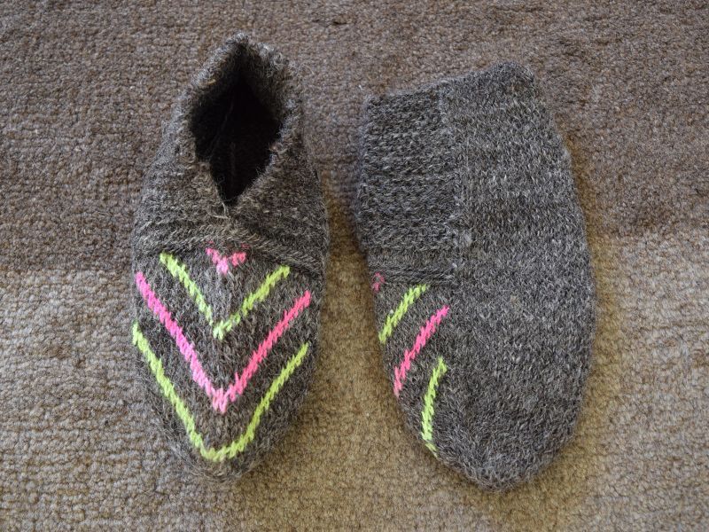 画像1: 新品 イラン製 ウール ショート くるぶし丈 24-25 cm 手編み靴下 ニットルームソックス Long Knit Room Socks n-ws2425-77h2a3 (1)